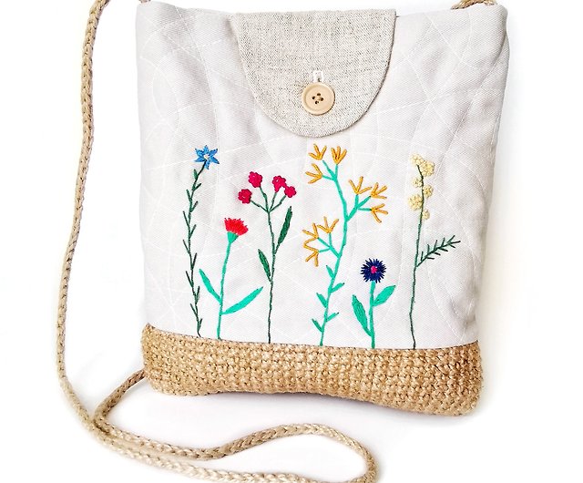 Tiny sling bag, size S, daisies, free name embroidery 4 letters - Shop  PANIERS NEM Other - Pinkoi