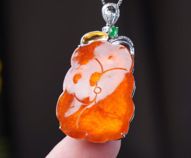 天然ミャンマー産翡翠（A貨）の蓮ペンダント 天然ミャンマー産翡翠（A貨）の蓮ペンダント