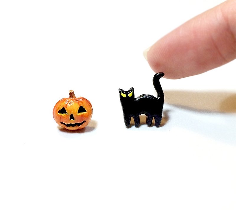 Halloween Pumpkin & Black Cat Earrings, Cat Stud Earrings - 耳環/耳夾 - 黏土 黑色