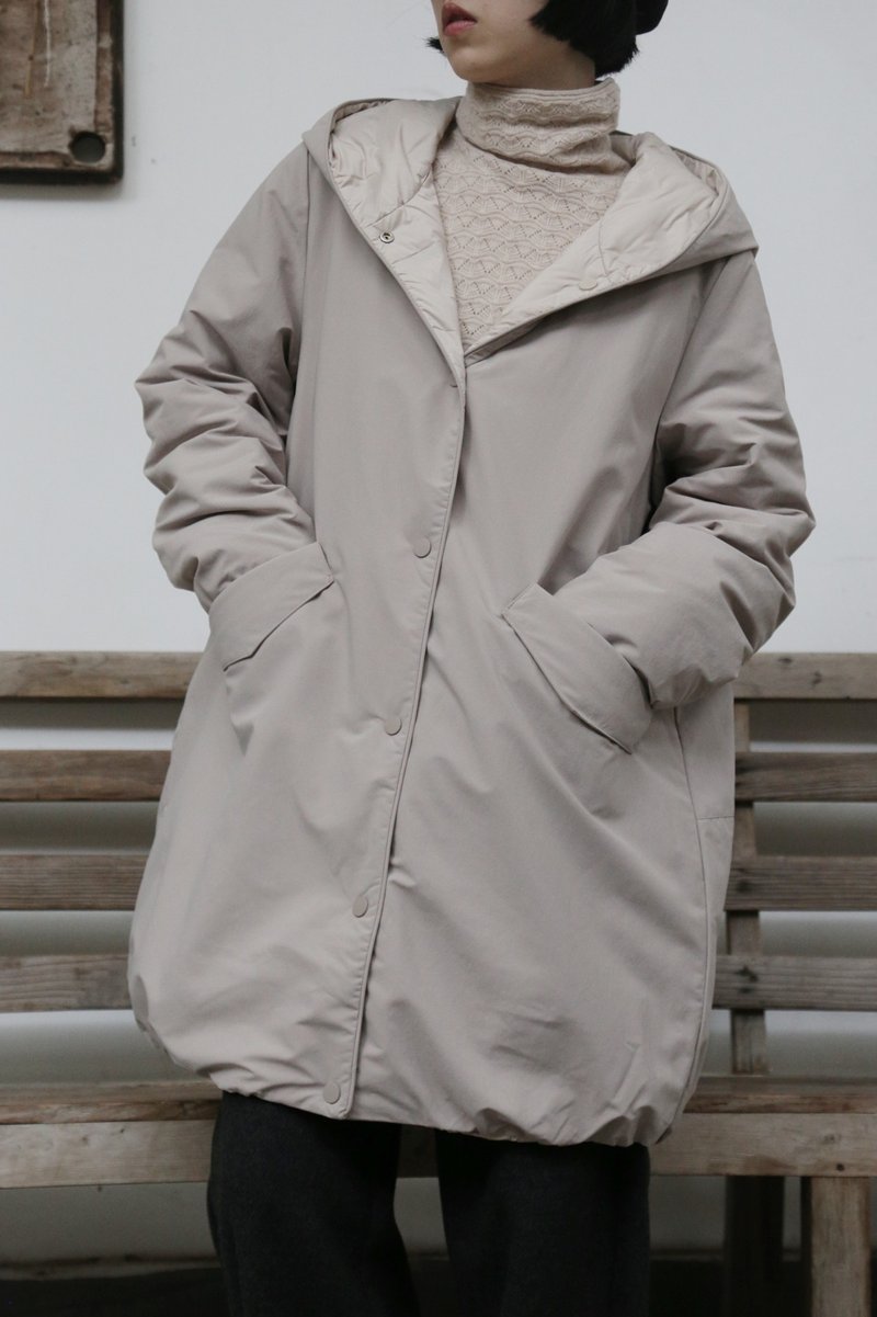 1枚で2つの魅力  ふんわりショールカラー　リバーシブルダウン　ダウンコート　グレーベージュ+ベージュ 251108-1 - 女大衣/外套 - 其他材質 灰色