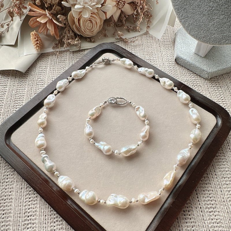 Alpha studio natural baroque mini bus necklace bracelet set - สร้อยคอ - ไข่มุก ขาว