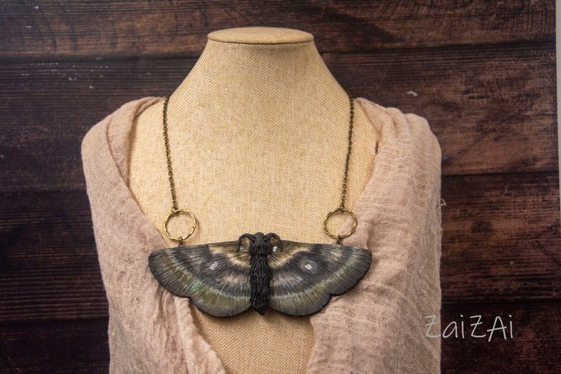 Butterfly polymer clay statement necklace bib necklace with insect - สร้อยคอ - พลาสติก หลากหลายสี