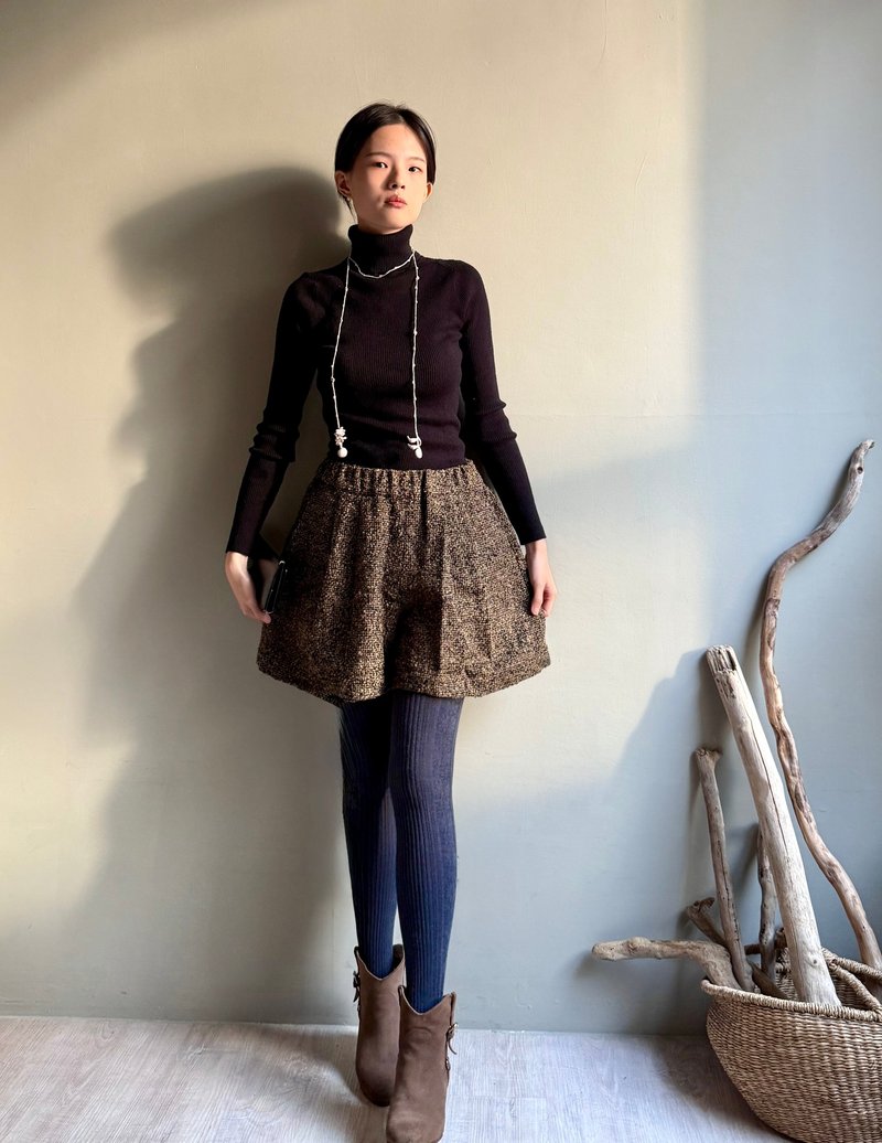 小松鼠/黑與金混織圈毛毛料壓摺短褲裙Wool只有一件 - 女短褲/五分褲 - 羊毛 咖啡色