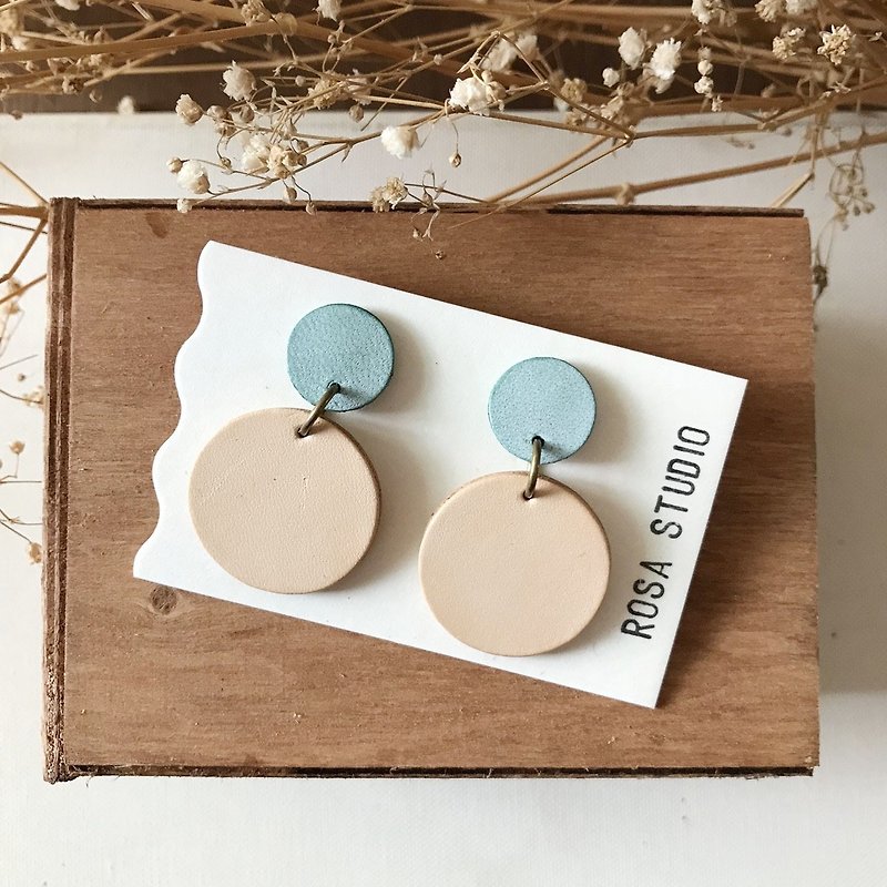 Leather earrings│Ear pin type│Dayuan No. 2 works_Mint green with original leather - Earrings & Clip-ons - Genuine Leather Blue