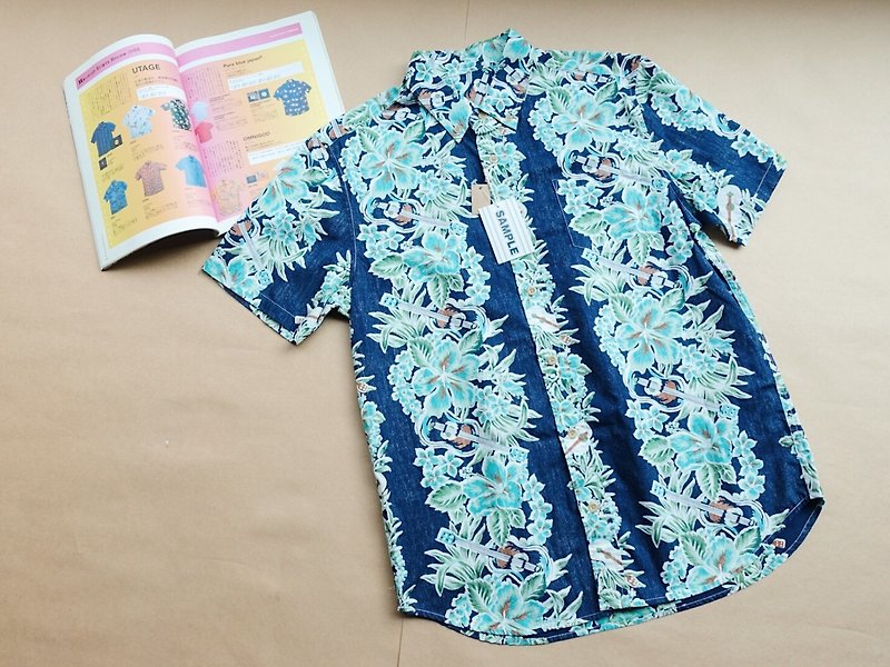Vintage Shirt / Brand new Ukulele hibiscus A - Women's Shirts - Cotton & Hemp Blue