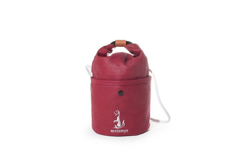 Arctomys EABA mini - 上蠟帆布 圓筒單肩斜挎包-紅 - 側背包/斜背包 - 棉．麻 紅色