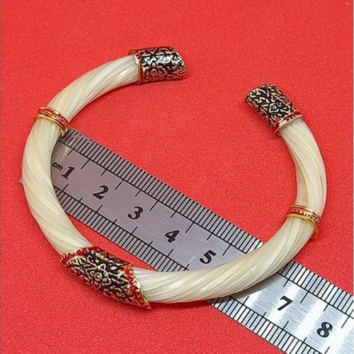 象の尻尾の毛で編んだブレスレット - メルカリ