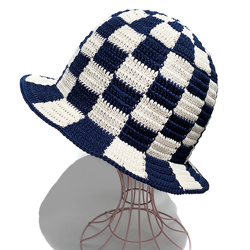[Crochet Hat] NAVY x OFF Block Check Bucket Hat - หมวก - ผ้าฝ้าย/ผ้าลินิน สีน้ำเงิน