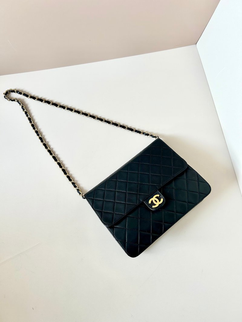 【LA LUNE】Second-hand Chanel black gold buckle leather armpit bag shoulder bag - Messenger Bags & Sling Bags - Genuine Leather Black