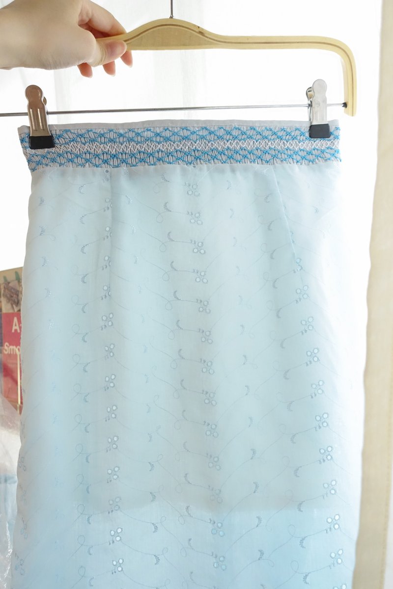 (ENGLISH SMOCKING) Blue fence smocking summer skirt - กระโปรง - ผ้าฝ้าย/ผ้าลินิน สีน้ำเงิน