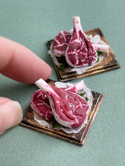 DOLLFOODS Miniature set with meat