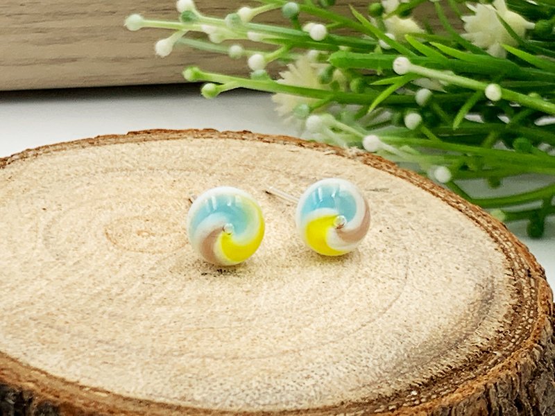 Three-color swirl glass beads sterling silver ear pins - ต่างหู - กระจกลาย หลากหลายสี