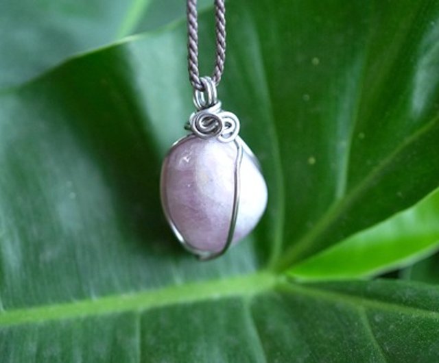 アフガニスタン産クンツァイト ワイヤーアートペンダント ホワイト