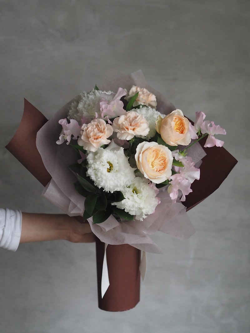 Elegant Pink Orange Bouquet_Flowers - ช่อดอกไม้แห้ง - พืช/ดอกไม้ สีแดง