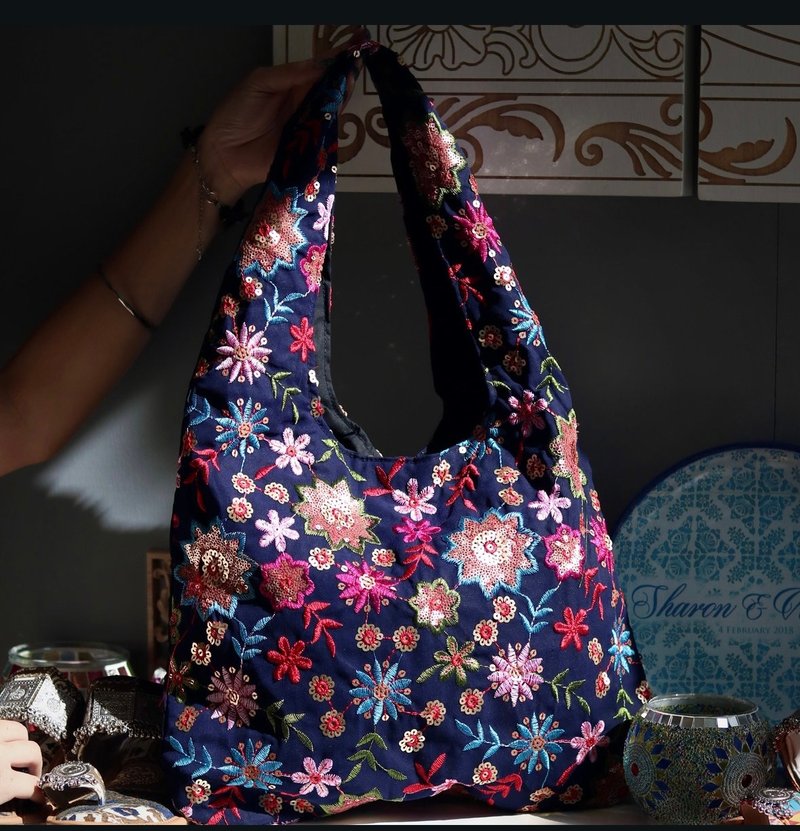 Thailand Handmade | Embroidered Bag - Night Bloom - กระเป๋าถือ - ผ้าฝ้าย/ผ้าลินิน สีน้ำเงิน