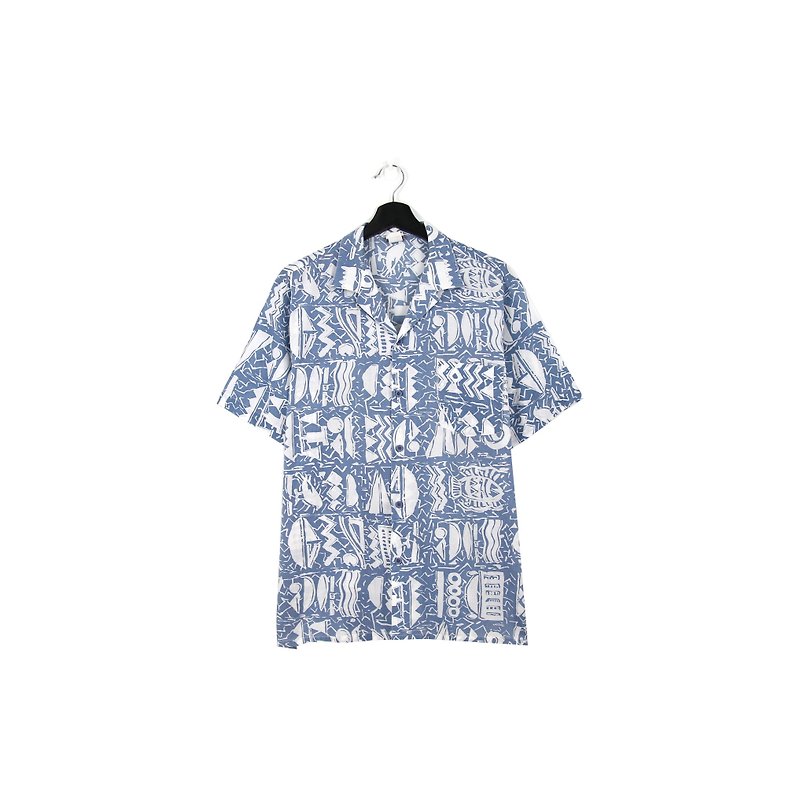 Back to Green:: Sky Blue Totem // Wearable for both men and women //vintage Hawaii Shirts - เสื้อเชิ้ตผู้ชาย - ผ้าฝ้าย/ผ้าลินิน 