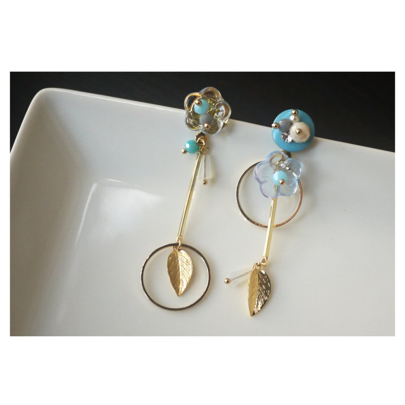 奇幻愛麗絲 - 女孩 | 不對稱 | 穿式耳環 | pierced earrings - 耳環/耳夾/耳骨夾 - 其他材質 多色