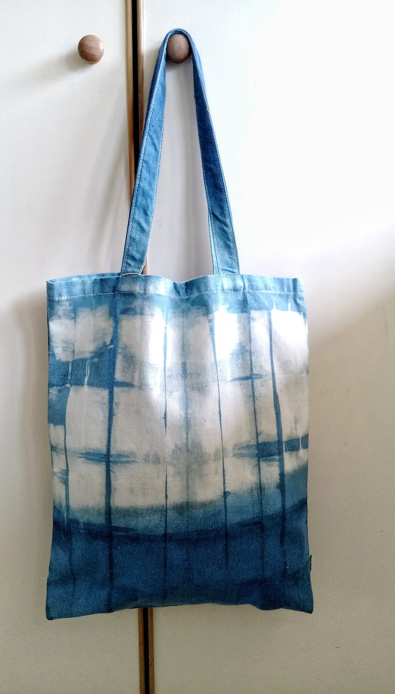 Blue dyed square side backpack - กระเป๋าแมสเซนเจอร์ - ผ้าฝ้าย/ผ้าลินิน 