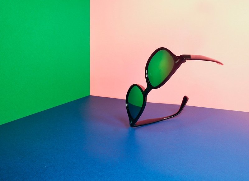 Sunglasses│Vintage Oval Frame│GoldenGreen Lens│UV400 protection│2is CarterA - Glasses & Frames - Plastic Green
