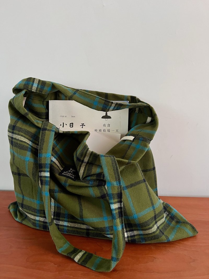 Spring new product niche original retro lazy pastoral plaid large capacity handmade cloth bag - Messenger Bags & Sling Bags - Cotton & Hemp 