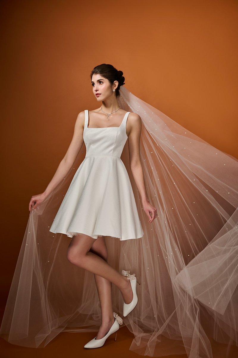 Azalea 奧地利風格經典洋裝 - 洋裝/連身裙 - 其他材質 白色