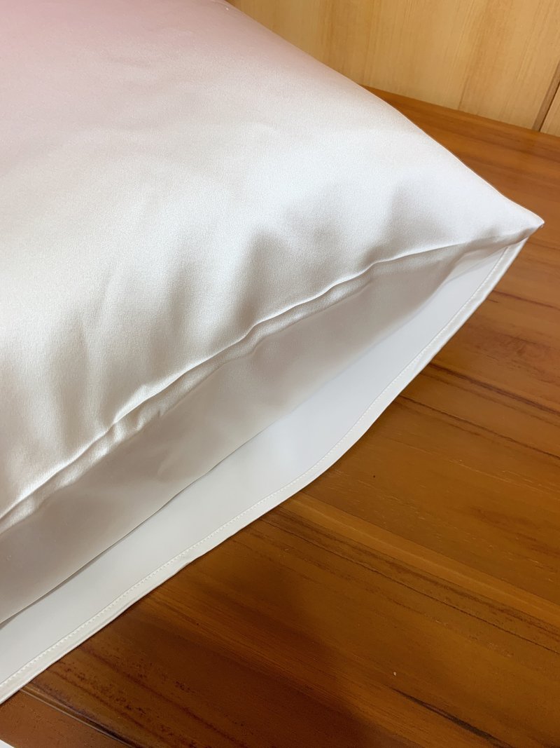 Flat 135 X 台灣設計師 100%silk 蠶絲枕頭套 專屬客製化 繡字 - 枕頭/抱枕 - 羊毛 粉紅色