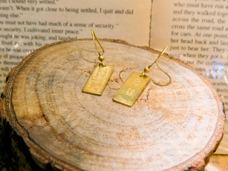 brass - tag custom earrings (rectangular, 3 to 5 words) - ต่างหู - โลหะ 