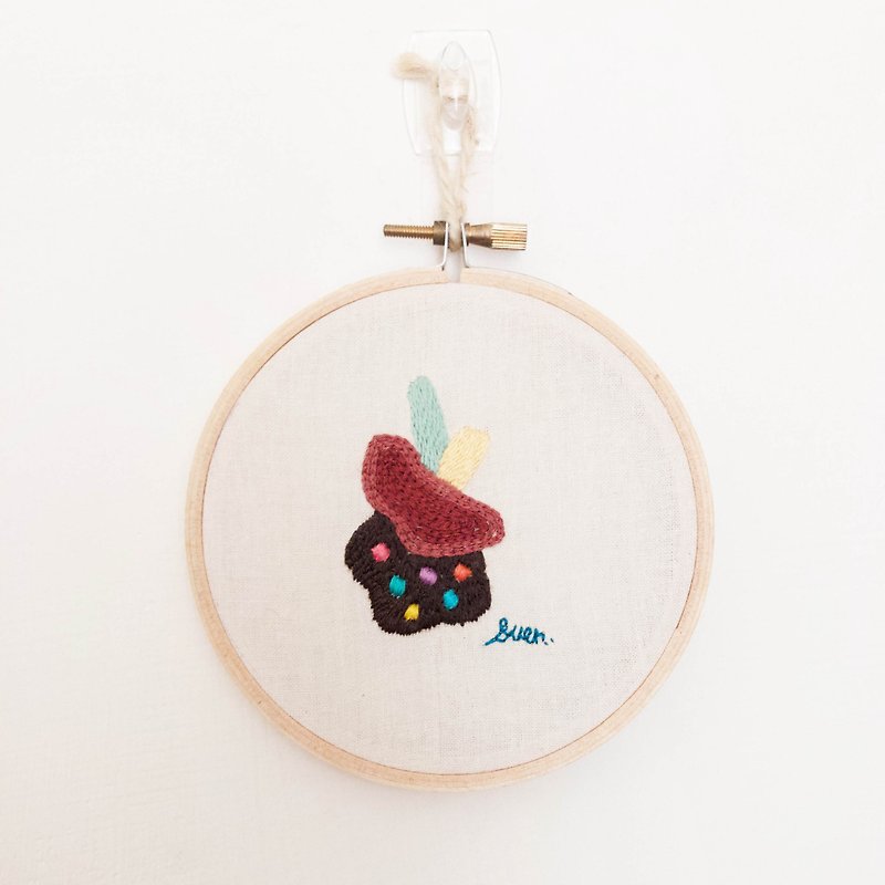 4吋 handmade embroidery painting - colored heart - โปสเตอร์ - ผ้าฝ้าย/ผ้าลินิน หลากหลายสี