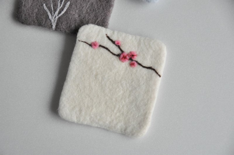 Wool felt sakura white square coaster - Coasters - Wool White