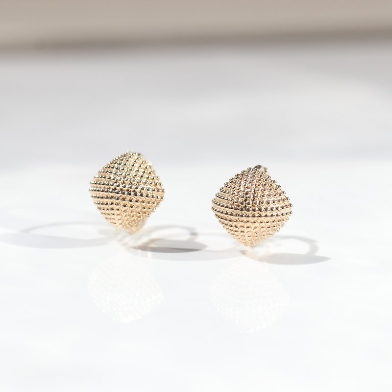 14K Gold Rhombus Lock Earring gold rhombus earrings - แหวนทั่วไป - เครื่องประดับ สีทอง