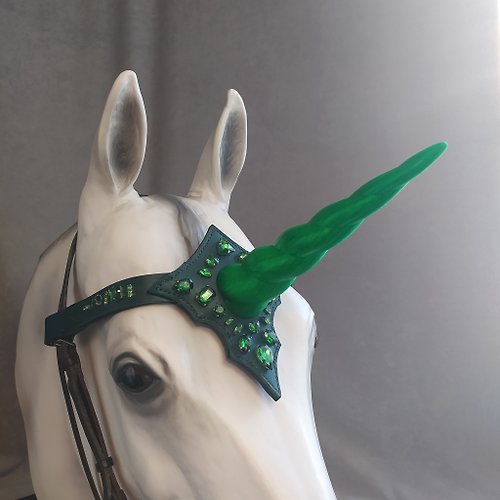 Equestrian Style Studio Unicorn horn Browband for horse Handmade brow band green with Light up horn.