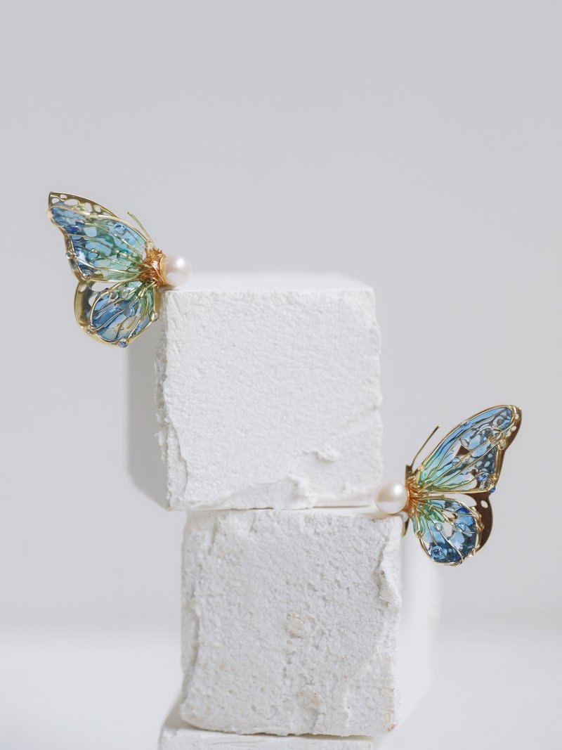 Butterfly earrings hit Young Studio Mu Ri Yi Wu original handmade niche design - ต่างหู - โลหะ 