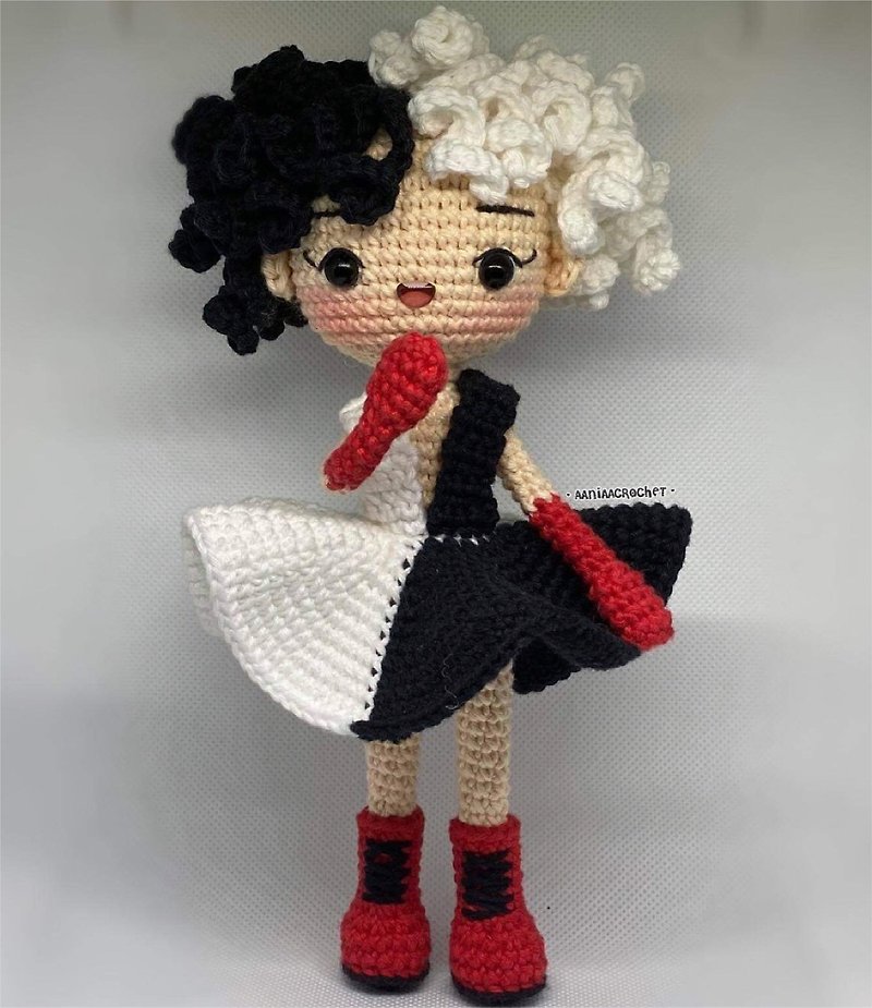Crochet doll , Cruella de vill , doll , toy , Amigurumi - Stuffed Dolls & Figurines - Other Materials Multicolor
