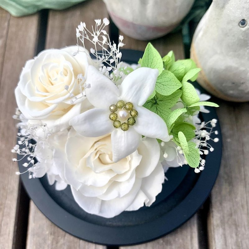Pure Love 純白色保鮮玫瑰與保鮮茉莉花盅 - 乾花/永生花 - 植物．花 白色