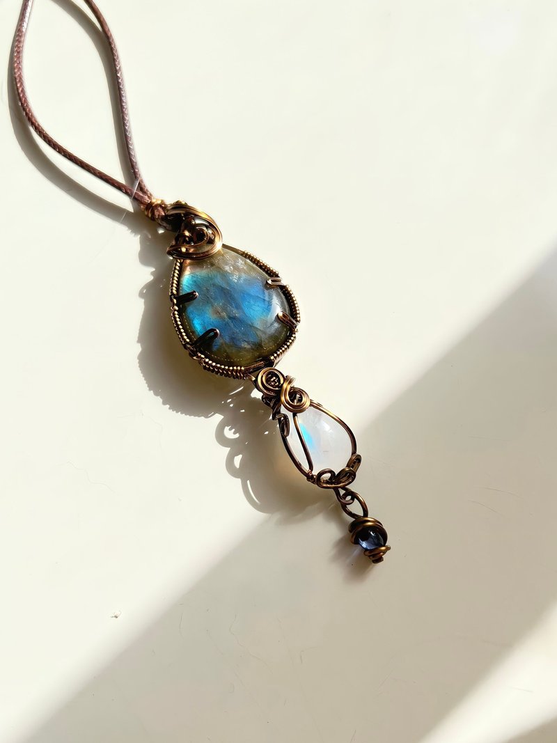 Labradorite Moonstone Bluestone Metal Woven Crystal Necklace - สร้อยคอ - เครื่องเพชรพลอย 