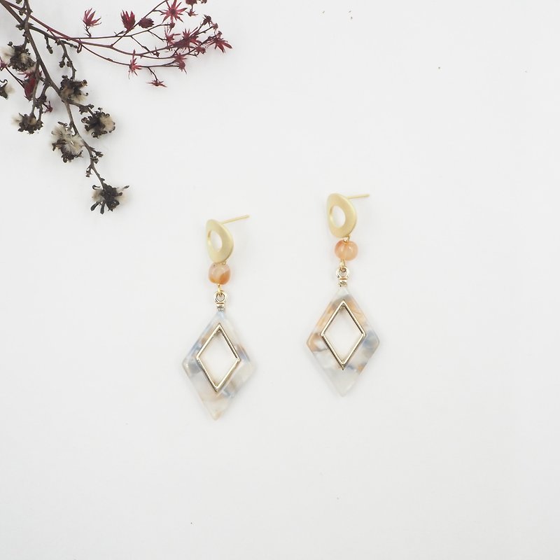 Design section. Orange agate vintage diamond shaped earrings - Earrings & Clip-ons - Gemstone 