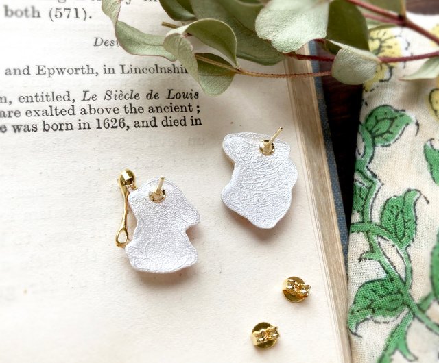 Lop rabbit and teacup earring たれ耳うさぎとティーカップの