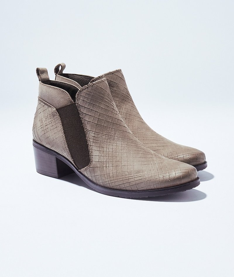 [Sand of the Sea] brush color stitching oblique cut heel ankle boots _ fine sand ash - รองเท้าบูทสั้นผู้หญิง - หนังแท้ สีกากี