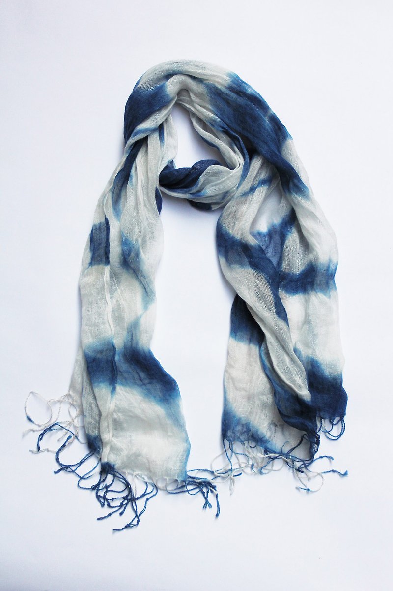 fete spring and summer linen scarves hand-dyed scarves Aizen - ผ้าพันคอ - ผ้าฝ้าย/ผ้าลินิน สีน้ำเงิน