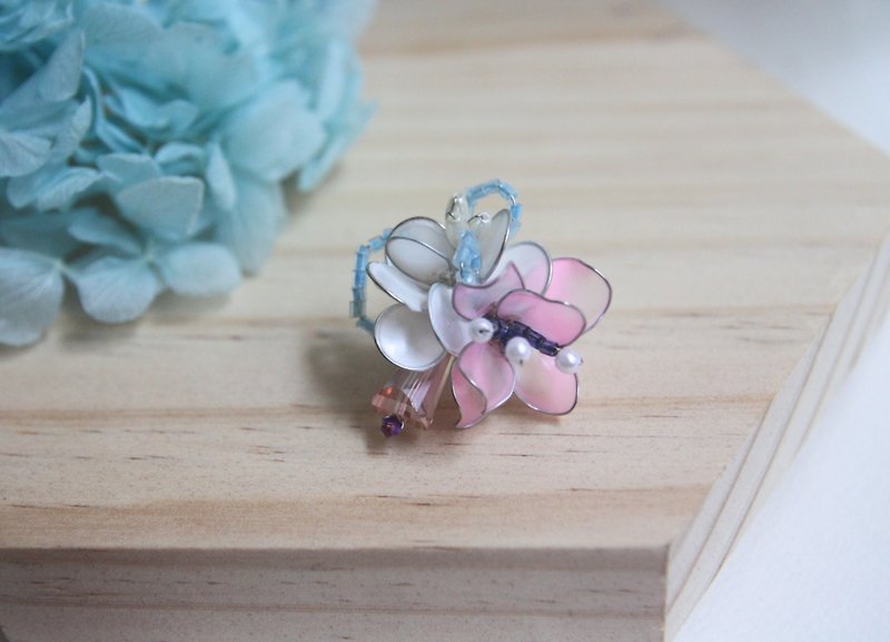  pink flower handmade craft ,draped earrings ,Resin earrings - ต่างหู - วัสดุอื่นๆ สึชมพู