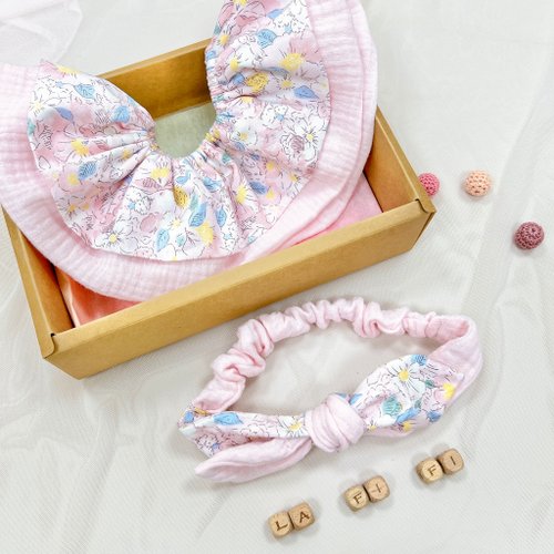 LaFiFi樂霏菲手作嬰幼兒精品&ZAKKA 花蝶圍兜髮帶組 彌月禮盒 寶寶髮帶 寶寶圍兜 新生兒禮物
