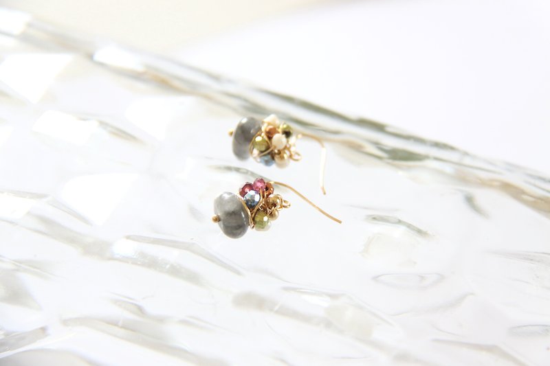 Labradorite earrings / Labradorite earring - ต่างหู - กระดาษ สีเงิน