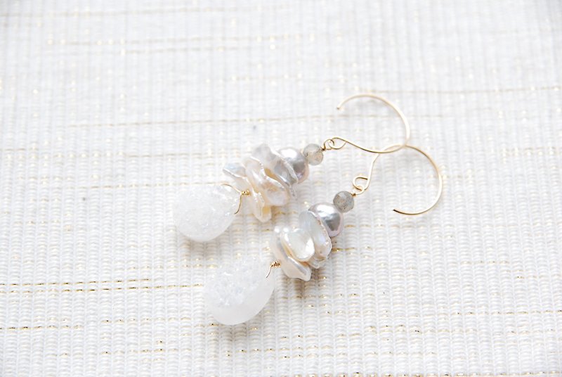Dulgy agate and pearl and stone earrings (14 kgf) - Earrings & Clip-ons - Gemstone White