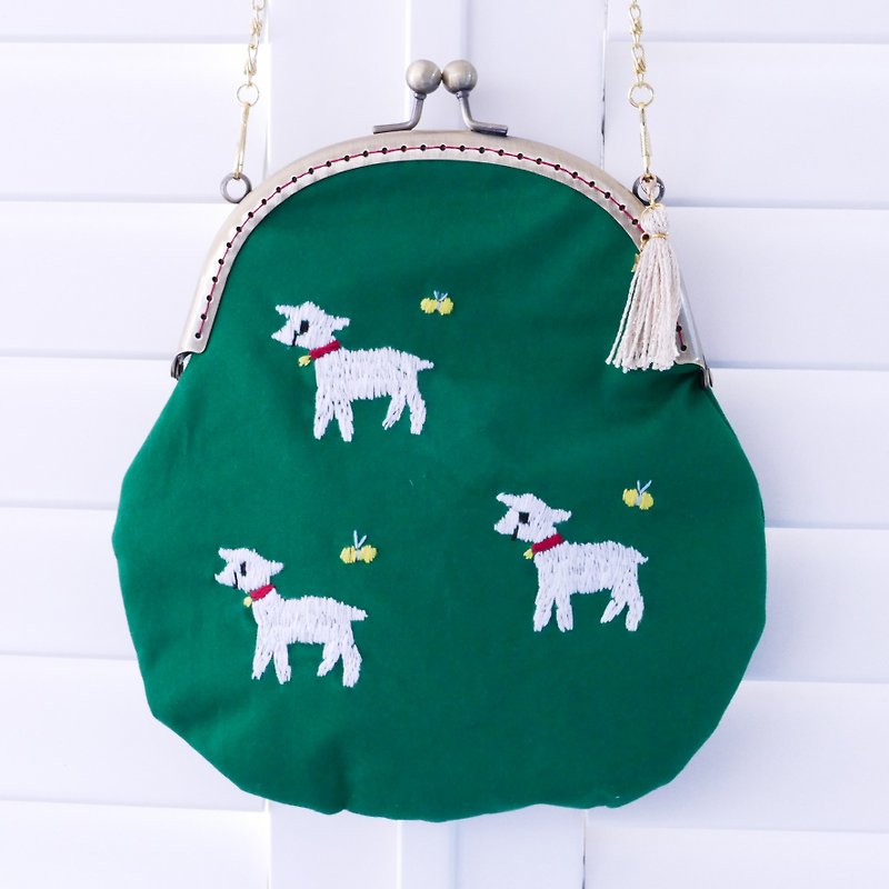 Embroidered embroidery field with a goat - Messenger Bags & Sling Bags - Cotton & Hemp Green