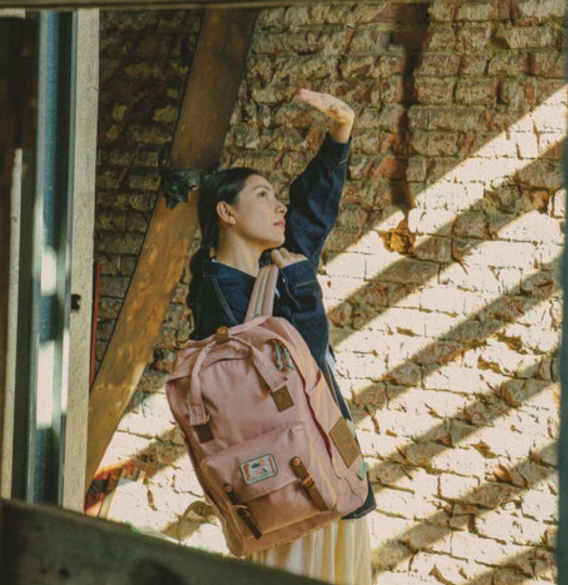 【DOUGHNUT】15-inch water-repellent backpack with macaron water bottle compartment for travel-Pink DW - กระเป๋าแล็ปท็อป - วัสดุอีโค สึชมพู