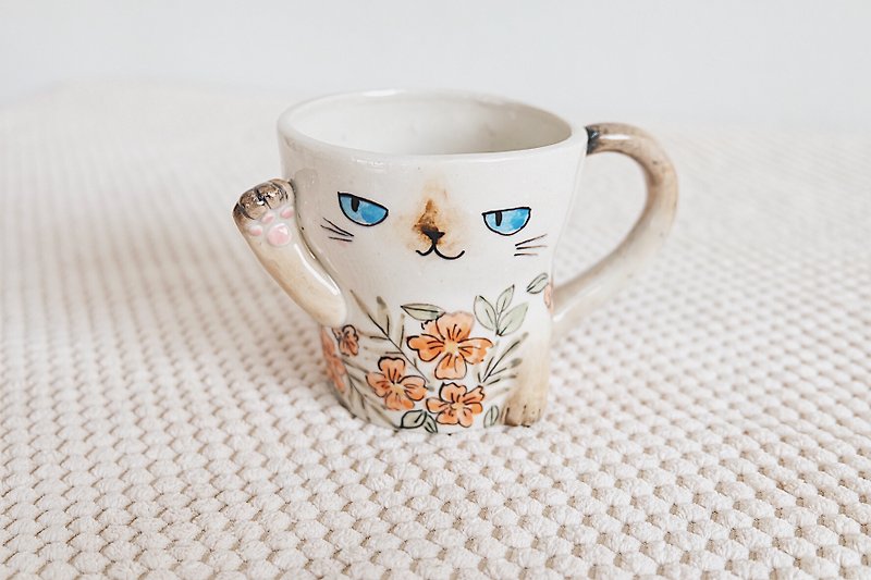 Miss cat Songkran mug - Mugs - Pottery Gold