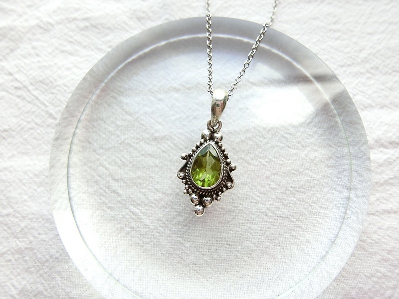 Peridot 925 sterling silver baroque necklace Nepalese handmade silver - Necklaces - Gemstone Silver