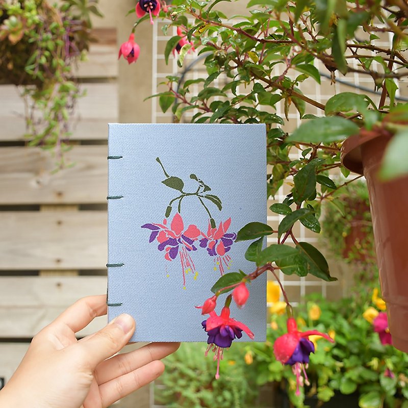 Bell Flower-Back Garden Series Silk Printed Style | Customized Manual Book-Cover - สมุดบันทึก/สมุดปฏิทิน - ผ้าฝ้าย/ผ้าลินิน สีน้ำเงิน
