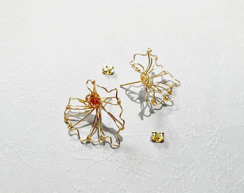 編織葉子外型耳環 - 耳環/耳夾 - 銅/黃銅 金色
