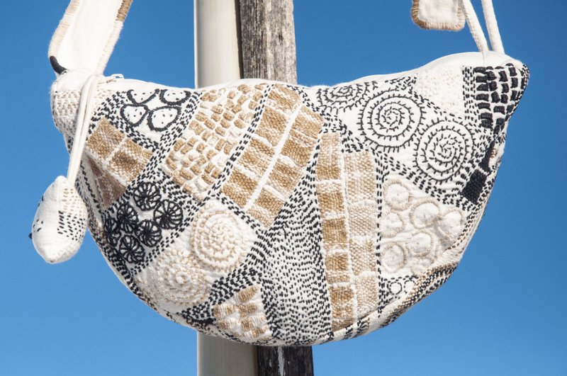 手縫純棉布腰包 刺繡斜背包 手工刺繡肩背包 手縫有機棉側背包-彩 - 側背包/斜背包 - 棉．麻 多色